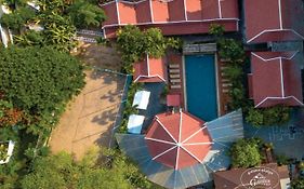 Garden Village Guesthouse & Pool Bar
